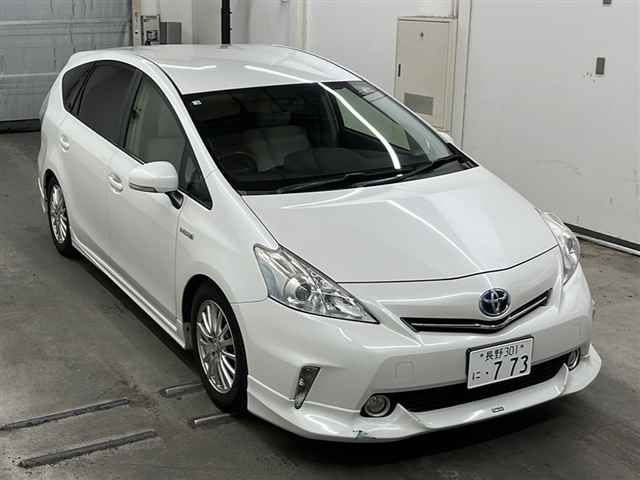 85001 Toyota Prius alpha ZVW41W 2012 г. (MIRIVE Saitama)